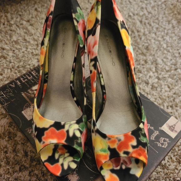 Heels - Picture 3 of 5